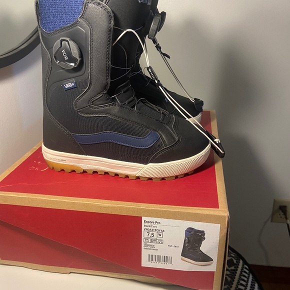 Vans Encore Pro Snowboard Boots - Black and Navy - Picture 1 of 7